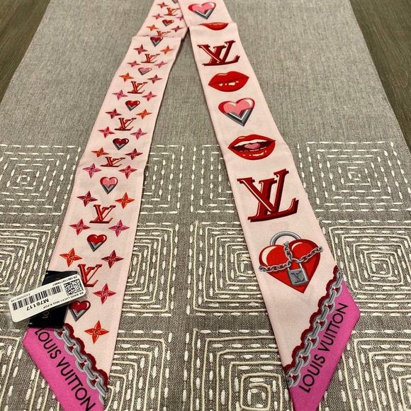 Louis Vuitton Lucky Monogram Bandeau - Picture 3 of 3